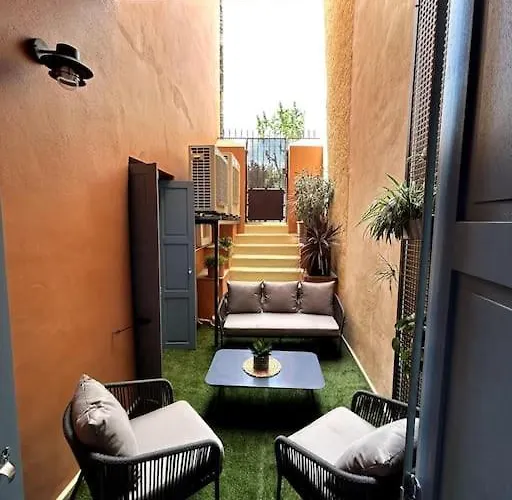 «la Calade » Les Glycines *